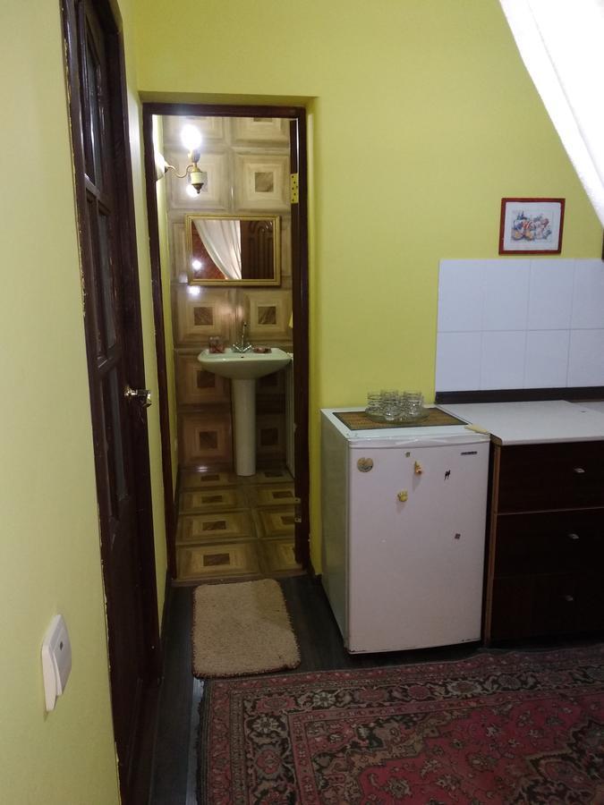 Apartment On Dzhonua Street Сухум Экстерьер фото